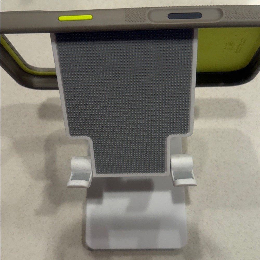 Beats iPhone 17 Pro Max Rugged Case - Alpine Gray - Picture 8 of 11